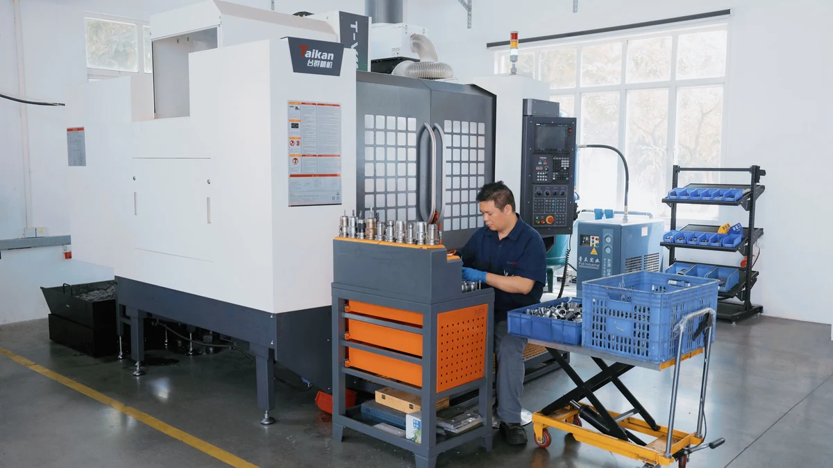 Centros de mecanizado y fresado CNC en Komaspec