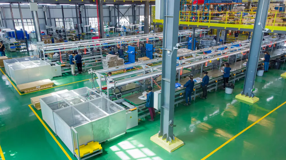 Línea de producción de fabricación por contrato electromecánica llave en mano en Komaspec