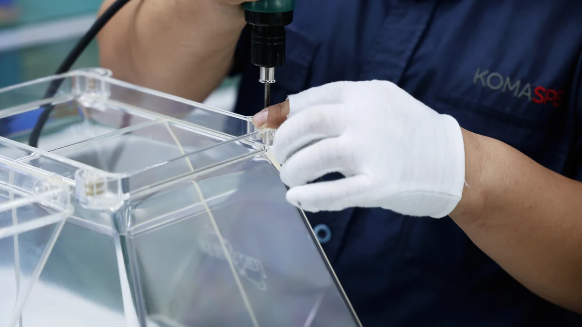 Komaspec agritech enclosure assembly station