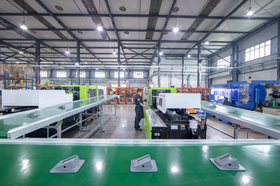 Plastic Injection Molding at Komaspec